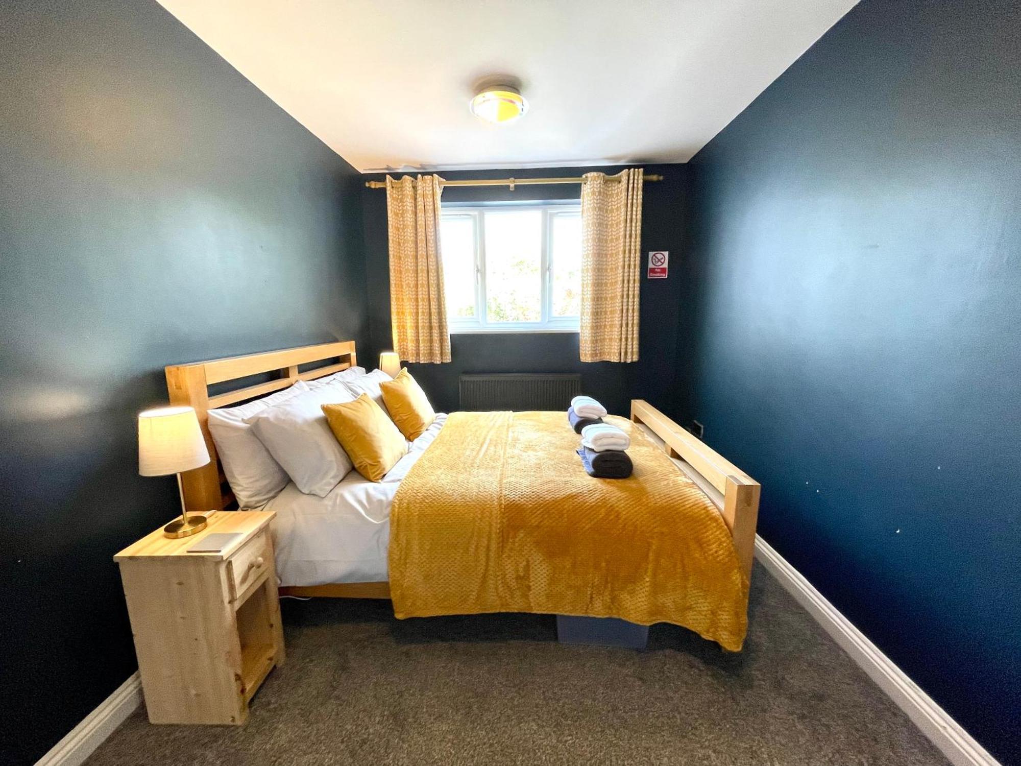 Large 5 Bed Detached House Near Stansted Airport With Parking For 2 Vehicles! Stansted Stays Stansted Mountfitchet Exteriör bild