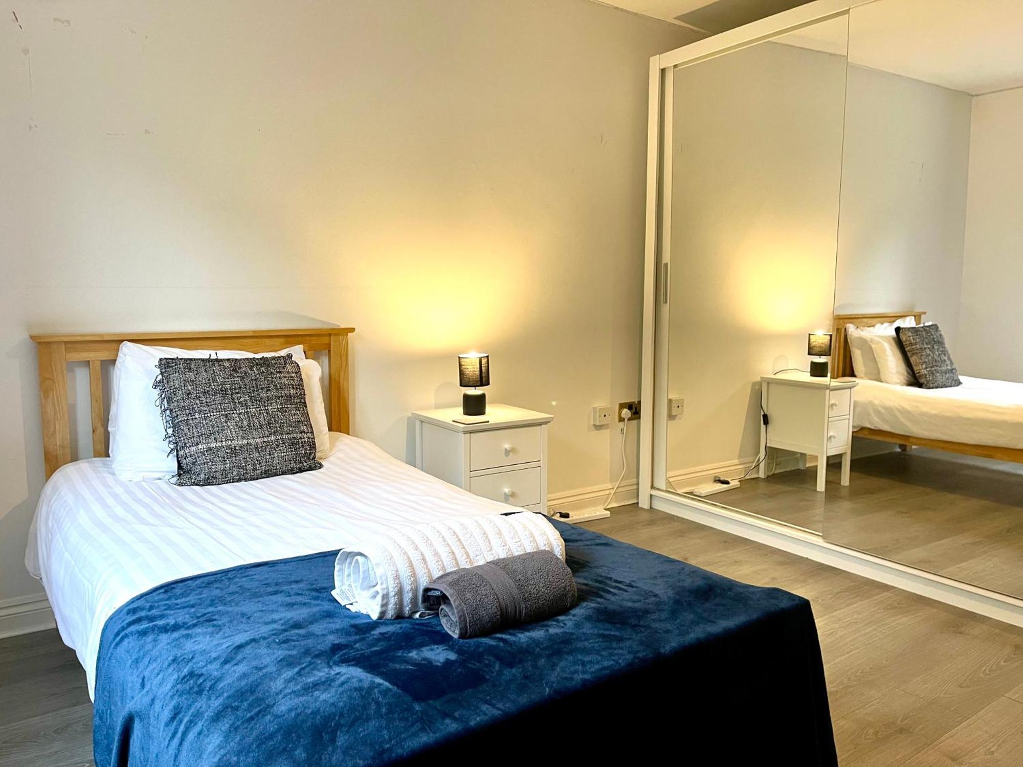 Large 5 Bed Detached House Near Stansted Airport With Parking For 2 Vehicles! Stansted Stays Stansted Mountfitchet Exteriör bild
